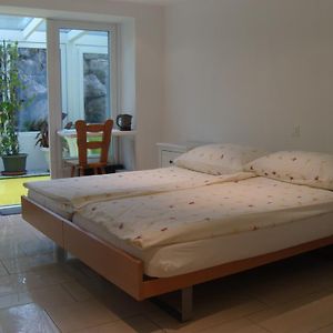 Zimmer mit zwei Einzelbetten